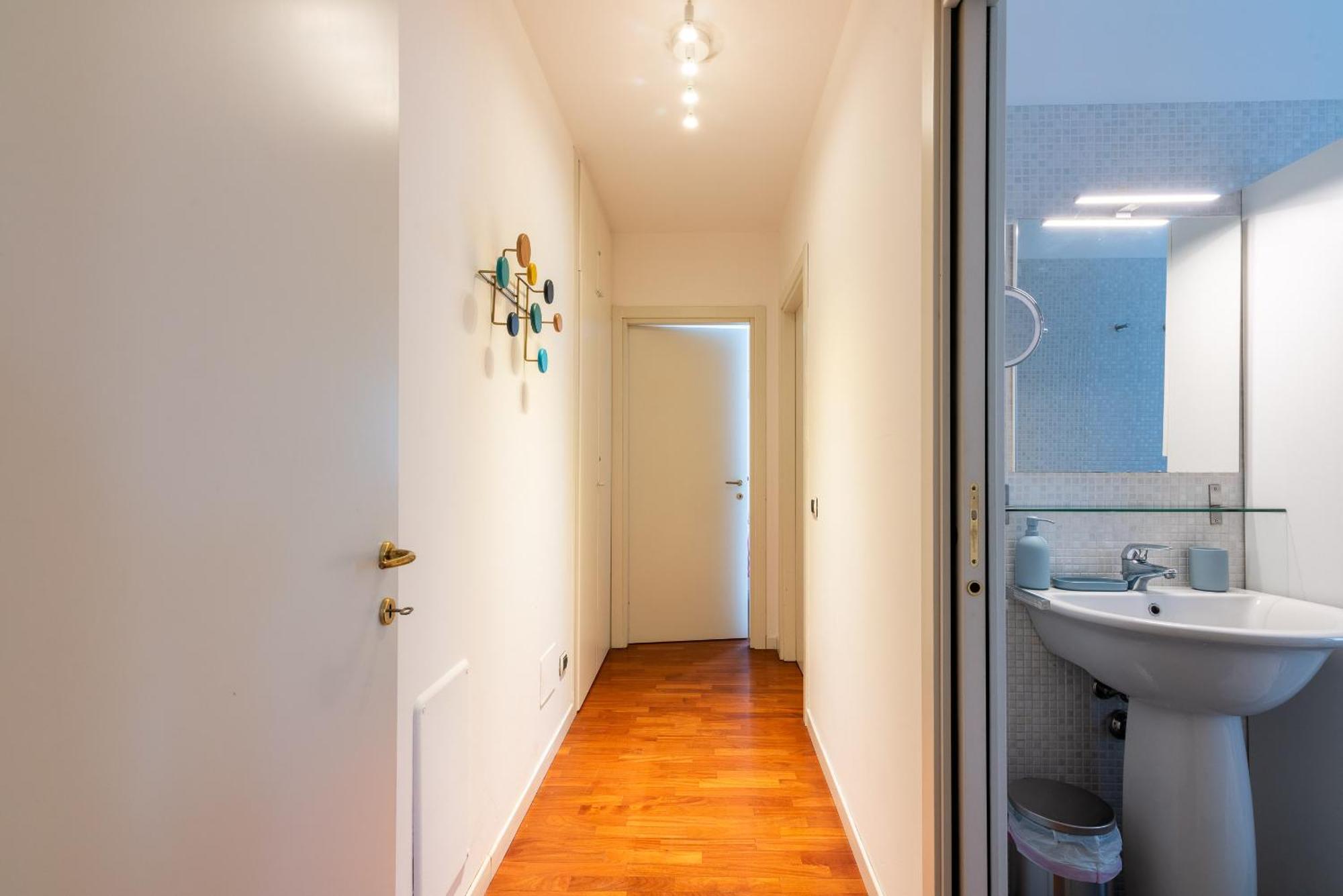 Daniele Flat - Free Wi-fi & M4 Metro Apartment