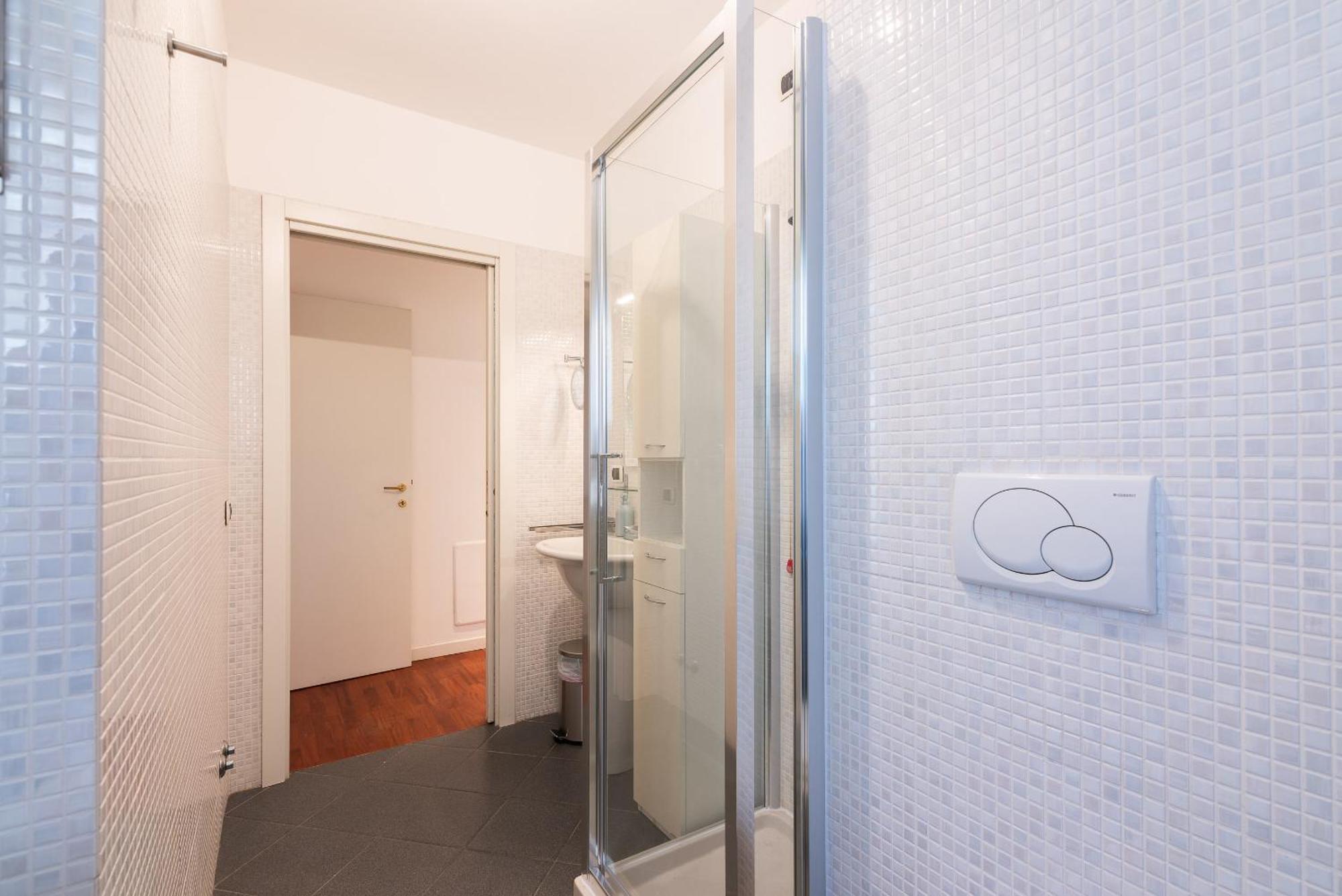 Apartment Daniele Flat - Free Wi-fi & M4 Metro *