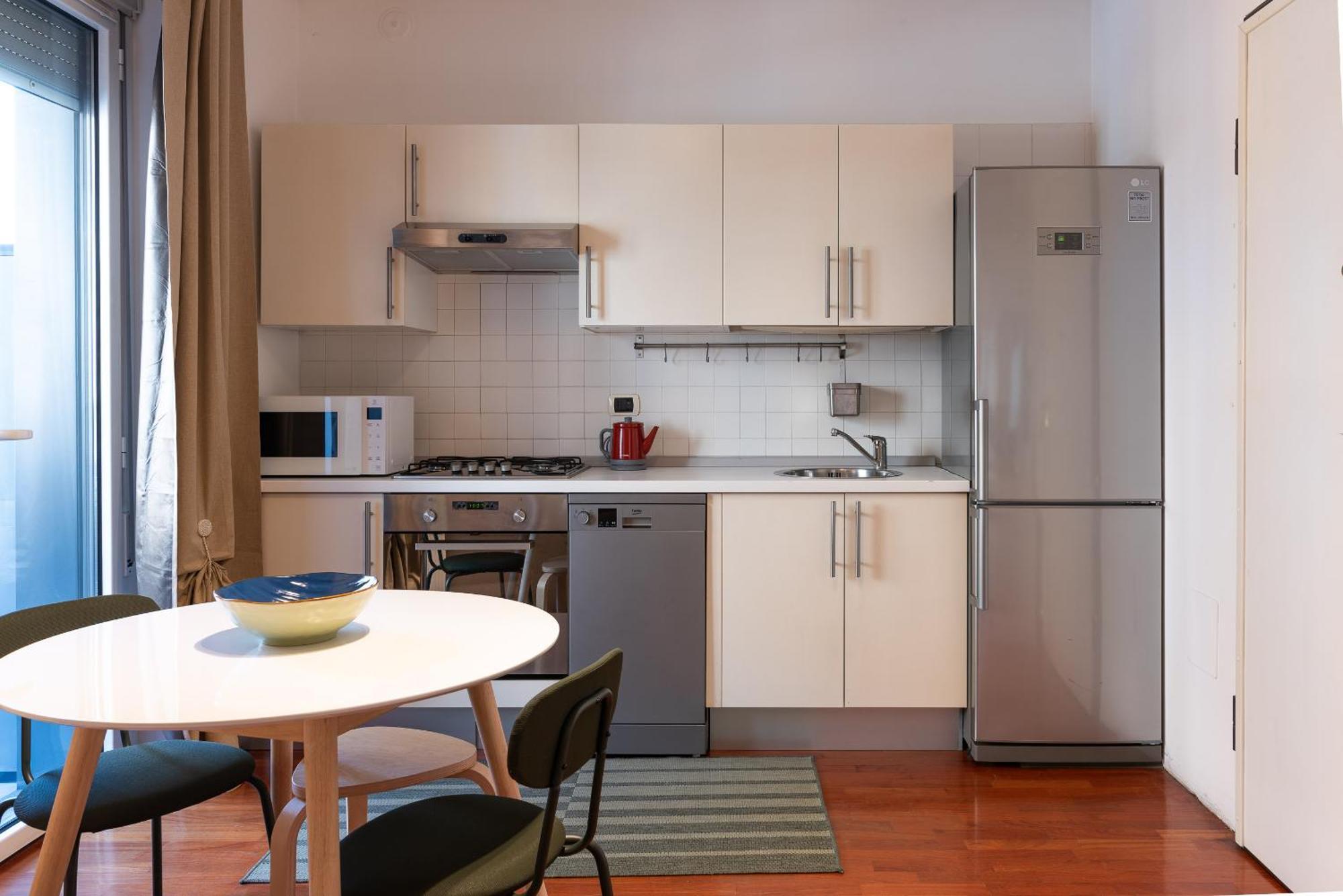 Daniele Flat - Free Wi-fi & M4 Metro Apartment